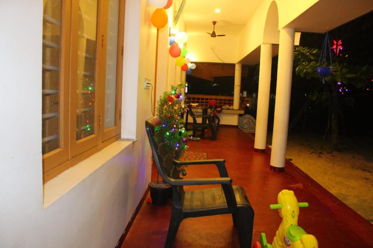 Marari Anna Beach Homestay Mararikulam Luaran gambar