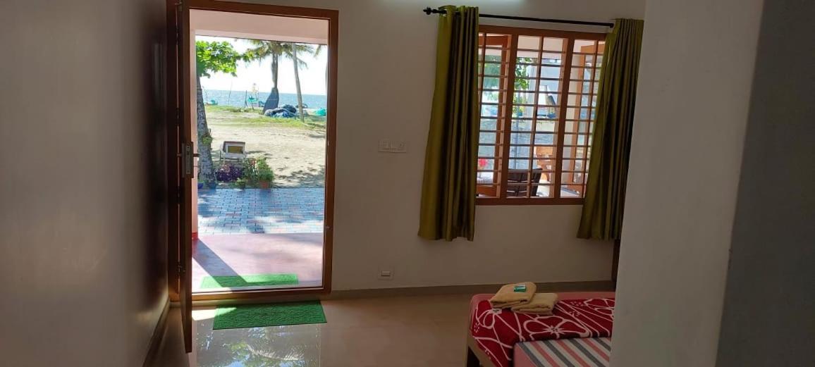 Marari Anna Beach Homestay Mararikulam Luaran gambar